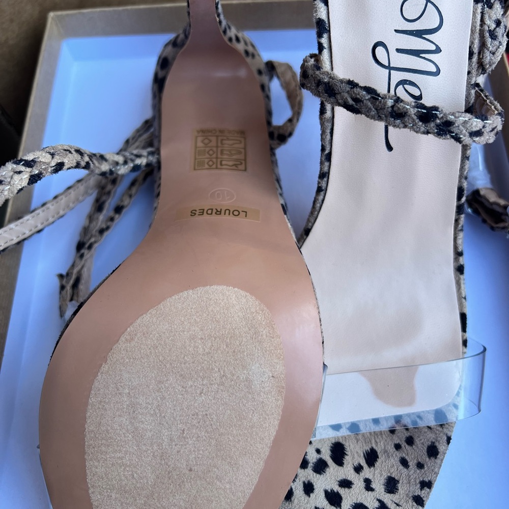 Heels - Picture 2 of 4